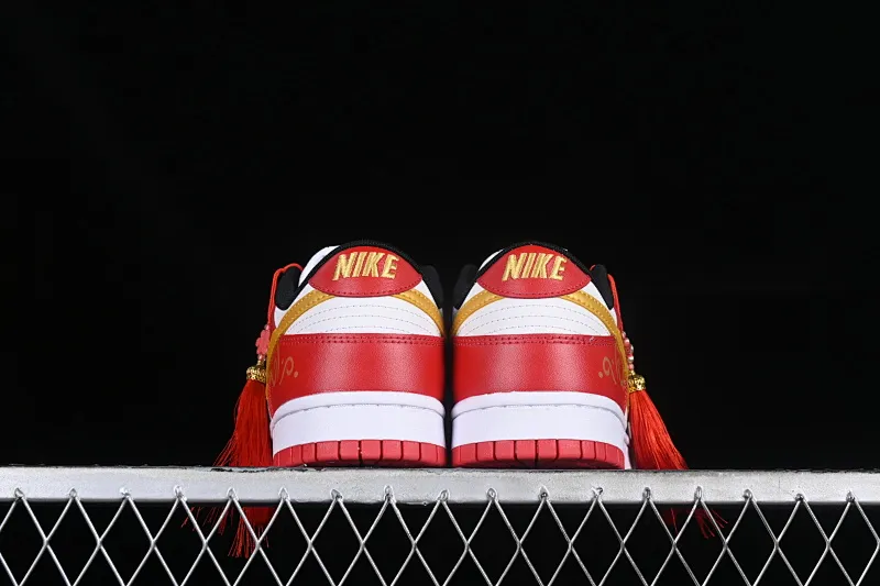 All Categories Nk SB Dunk Series Nk SB Dunk Low Low-top Sneakers Nk Dunk Low Customized Series Chinese Style-Dragon and Phoenix Festive Wedding Shoes FD9762-061